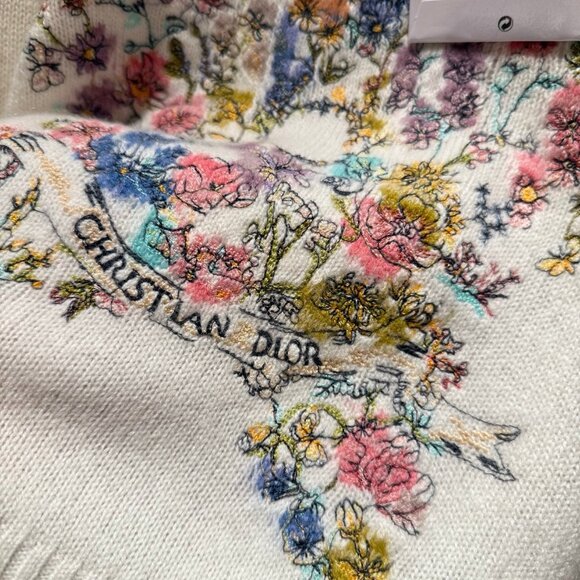 Dior White Cashmere Knit with Multicolor Dior Star Motif Embroidered Sweater - Picture 8 of 11